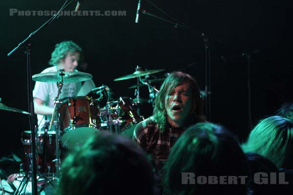 CAGE THE ELEPHANT - 2008-03-20 - PARIS - Trabendo - Matthew Ray Shultz - Jared Lloyd Champion